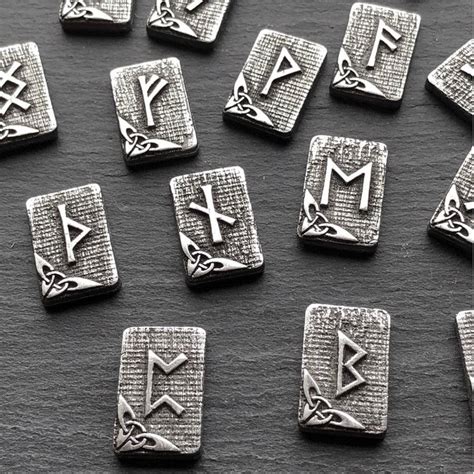 Elder rune metallic chest
